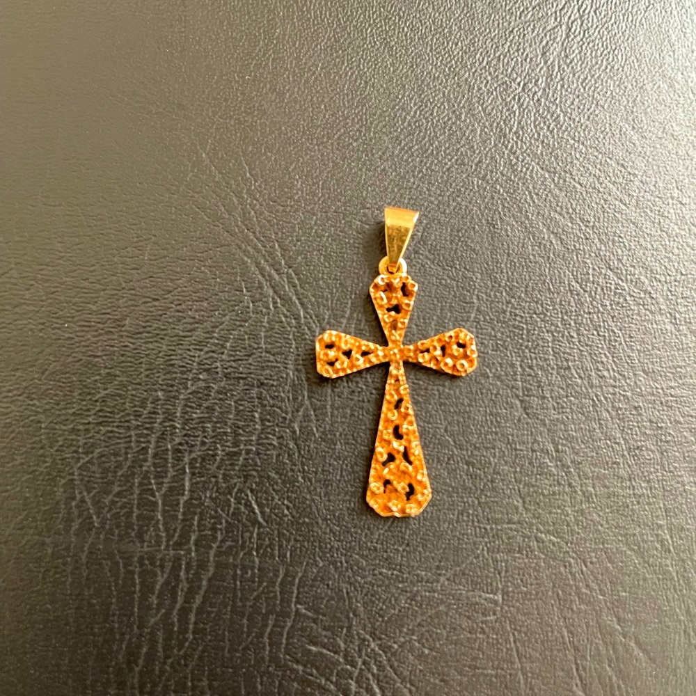 14K gold stippled texture cross pendant